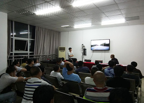 郴汽集團(tuán)永興分公司，全面?zhèn)鋺?zhàn)&ldquo;安全生產(chǎn)月&rdquo;&ldquo;安全生產(chǎn)萬里行&rdquo;活動